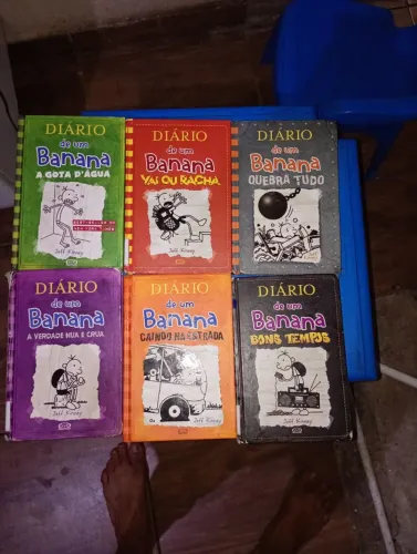 6 livros da coleção diário de um banana