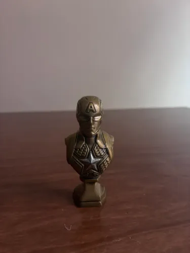 Mini busto Omelete Box Capitão América