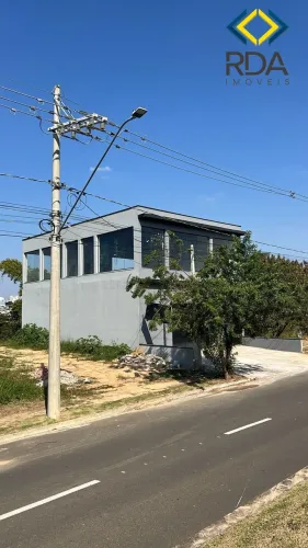 Sala para locação em Indaiatuba-SP no bairro Jardins do Império: 1 sala, 3 vagas de garage