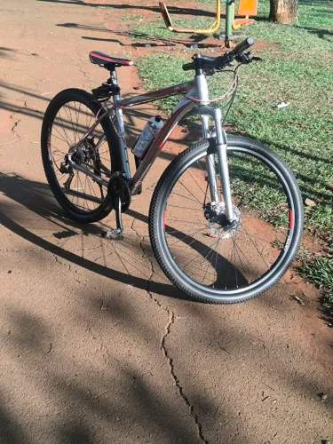 Bicicleta Giant Revel aro 29, freio a disco e suspensão ? revisada