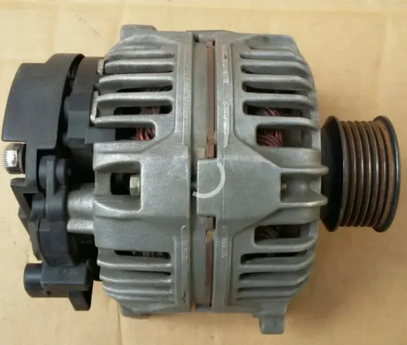 Alternador Golf 1.6 SR - Alternador original Volkswagen.