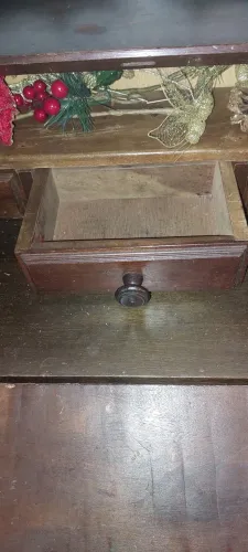 Escrivaninha de madeira maciça