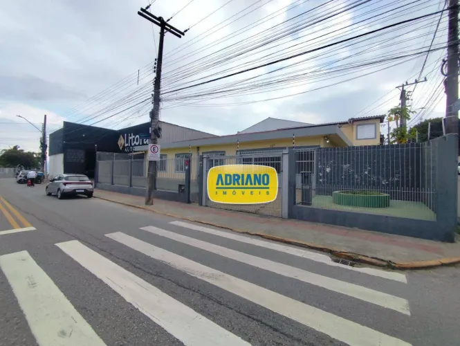 Casa com 6 dormitórios para alugar, 215 m² por R$ 7.216,71/mês - Capoeiras - Florianópolis