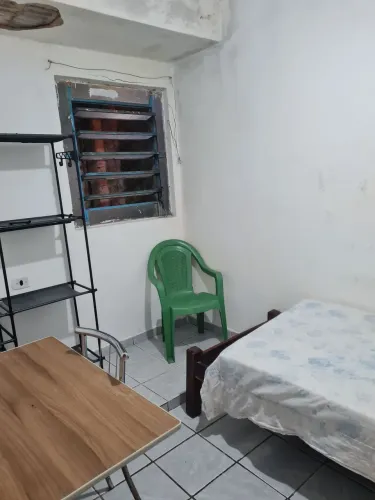 Aluga-se Quarto Mobiliado para Estudantes