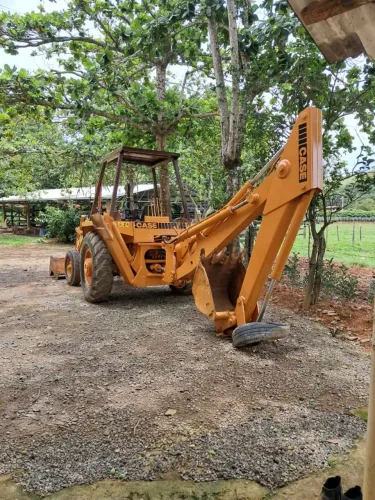 Retroescavadeira Case 580H
