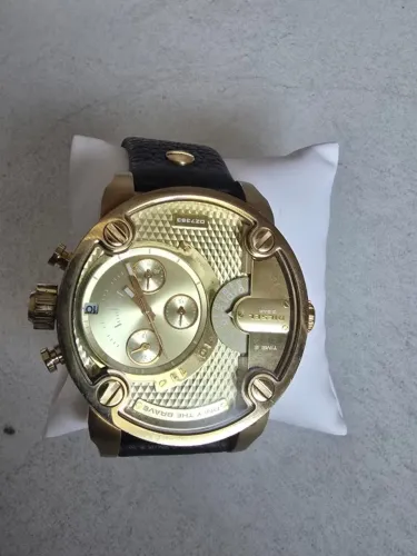 RELÓGIO DIESEL ORIGINAL DOURADO