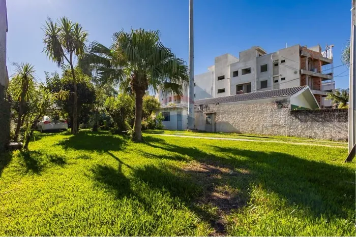 Terreno com 720m² - ZR3 até 4 andares - 14,40 de testada - no Hauer