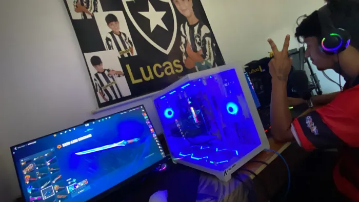 COMPUTADOR COMPLETO + MONITOR E PERICERICOS