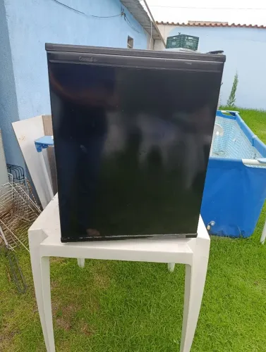 Vendo um frigobar Consul funcionando perfeitamente bairro nova Almeida serra