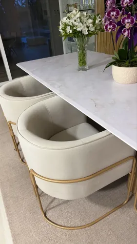 Vendo 6 cadeiras mesa de jantar
