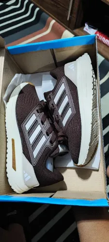 Tênis Adidas Feminino tamanho 34
