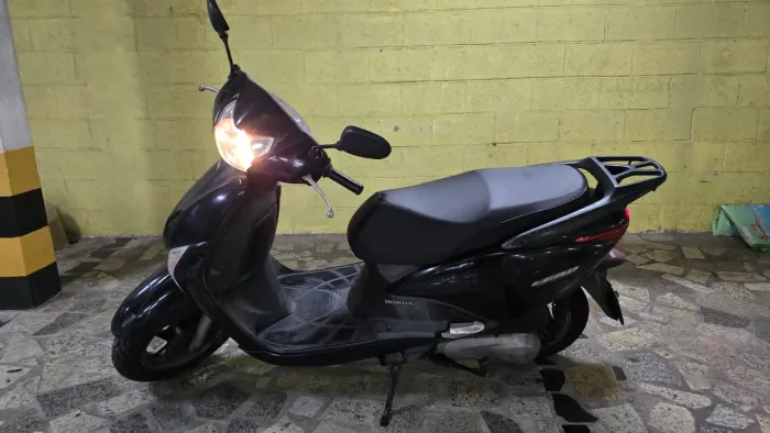 Moto Honda Leas 2010 - Santos