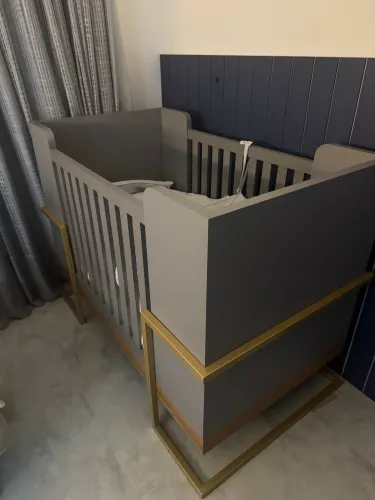 Berço de Madeira Artesanal - Modelo Exclusivo