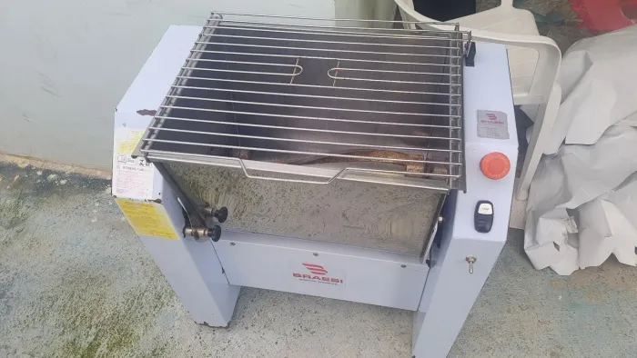 Vendo ou troco uma masseira de 25kg