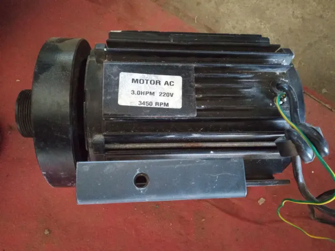 Motor elétrico de corrente alternada