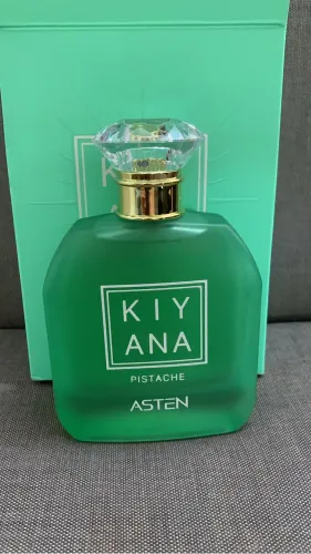 KIY ANA. Pistache