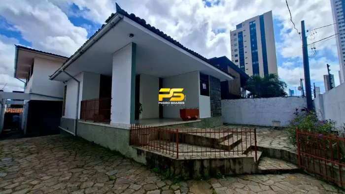 Alugo excelente casa no Jardim Luna REF: 2