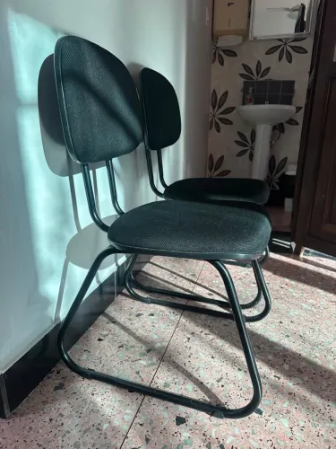 Conjunto de mesa e cadeiras