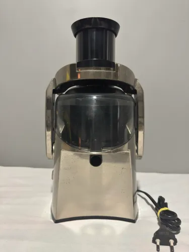 Juicer Russell Hobbs Original 700W - Faz Sucos Naturais - 220V