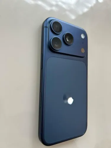 iPhone 17 pro , 2 meses de uso ( troco em moto )