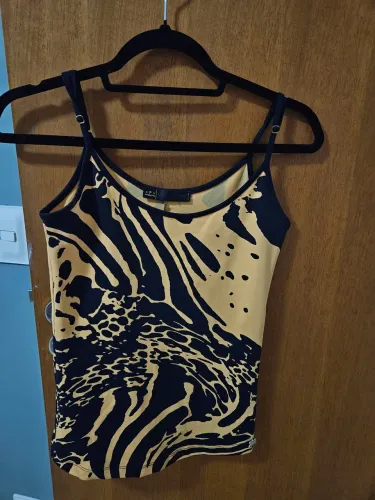Blusa usada, Morena Rosa