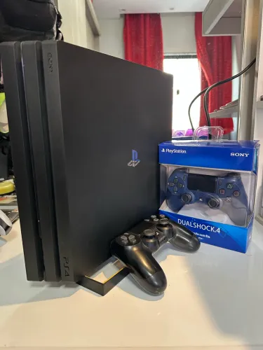 Vendo ou troco PlayStation 4 Pro