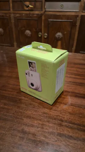Câmera Instax Mini 12 Rosa - Nova