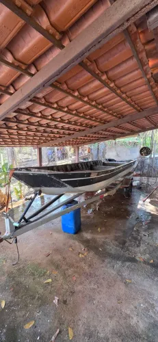 Vende kit Canoa 5,5 Pety Brasil 2020, carretinha 2021, Motor mercury super 15hp 2023.