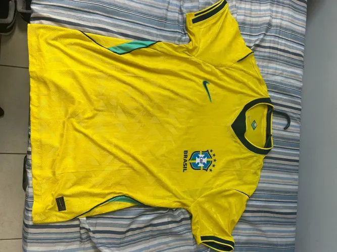 Camisa do Brasil 26/27 tailandesa
