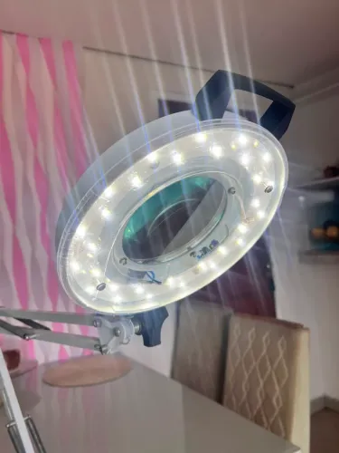 Lupa com Led para estética 