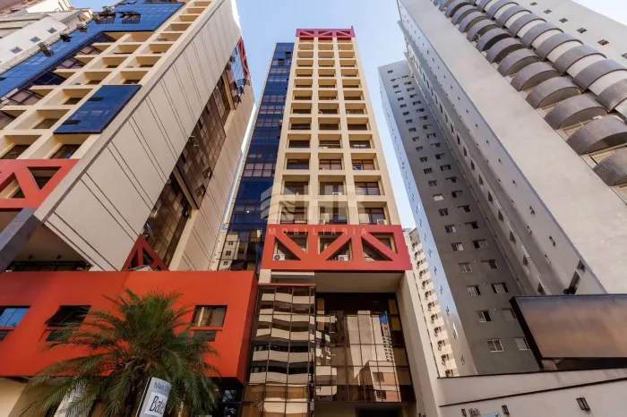 Salas comerciais com área total privativa de 59,56 m² Batel Curitiba PR.