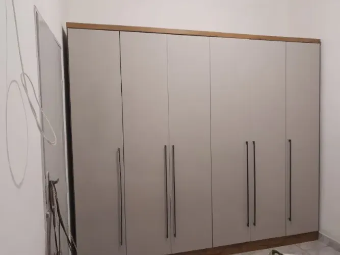 Guarda-roupa 6 portas