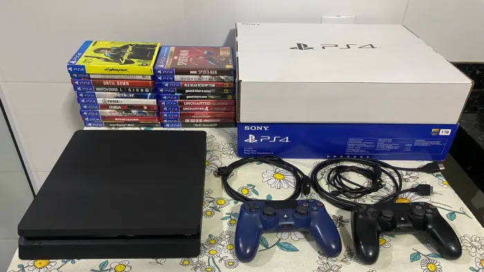 PS4 Slim 1TB + 20 jogos originais + 2 controles originais