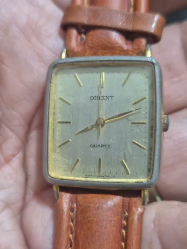 Relógio ORIENT VINTAGE À QUARTZ - ÓTIMO ESTADO