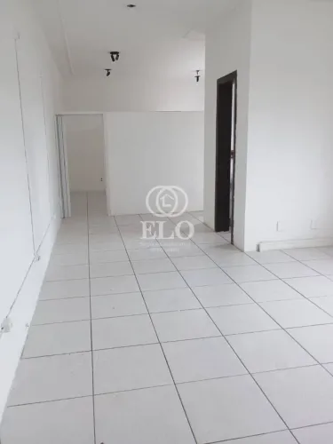 *Sala Comercial Desocupada Disponível