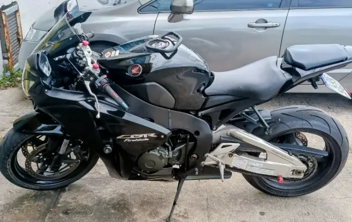 Vendo ou troco Honda Cbr 1000rr