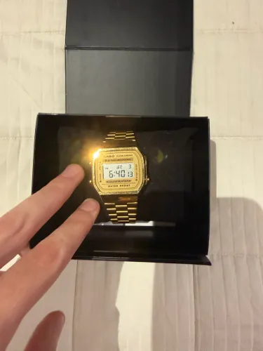 Casio A168WG (Gold/Dourado) Unisex