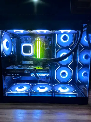 Pc gamer high end Ryzen 7 9800x3d 5070 12gb 32gb RAM