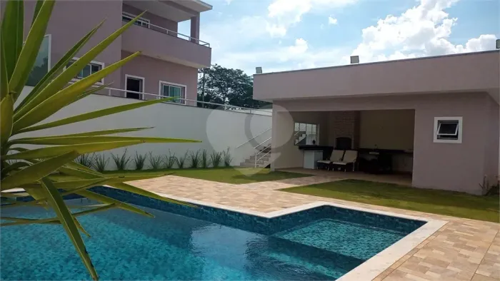 Casa à venda com 5 suítes no Condomínio Village da Serra na cidade de Araçoiaba da Serra S
