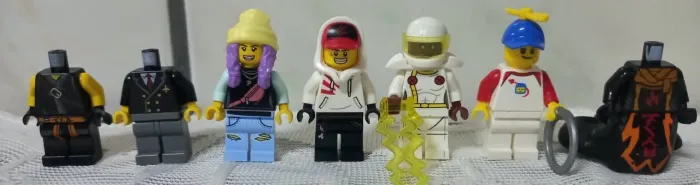 Kit com 7 minifigures (bonequinhos) Lego original