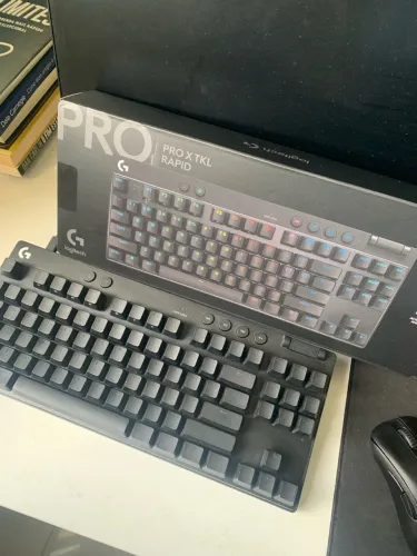 Teclado Logitech PRO X TKL RAPID
