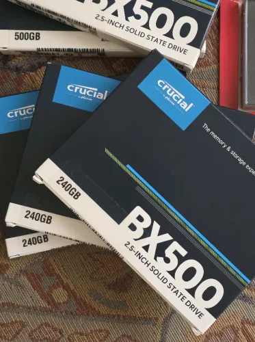 SSD SATA CRUCIAL 250Gb lacrado, original, comprado no Brasil