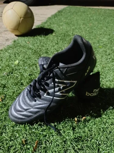 Chuteira New Balance original 