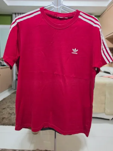 Camiseta adidas vermelha G