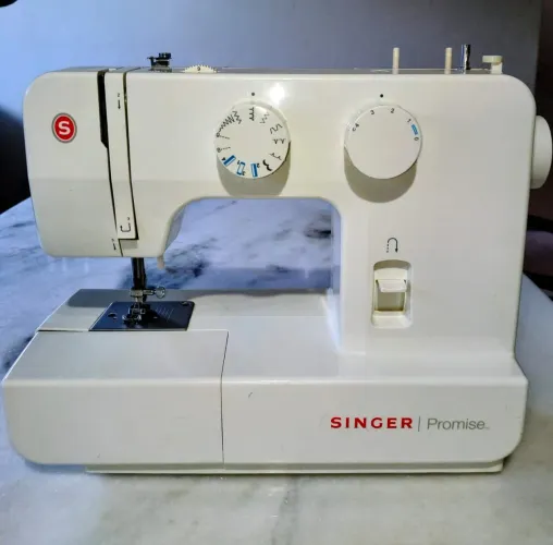 Maquina de costura singer promise 