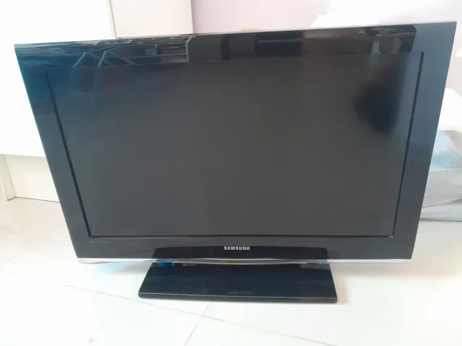 TV LCD 32 Polegadas Perfeito Estado Samsung 