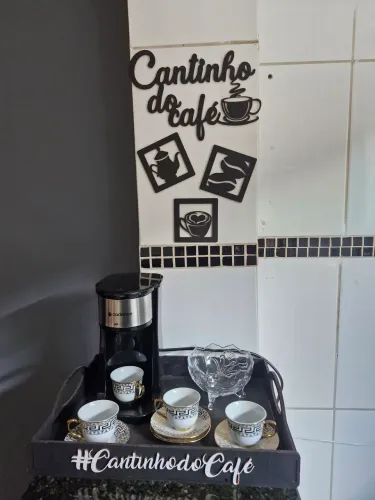 Cantinho do café completo com cafeteira!!!!!