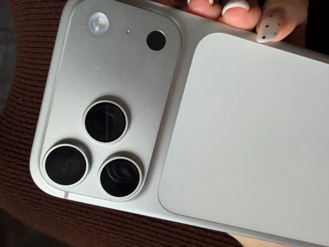 iPhone 17 pro max