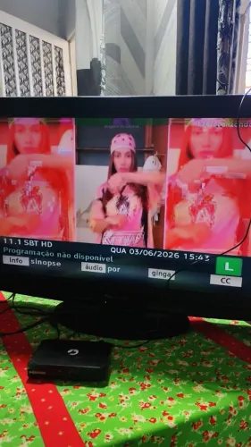 Vendo uma tv marca Panasonic 43 polegadas  funcionando perfeitamente ela não e smart.