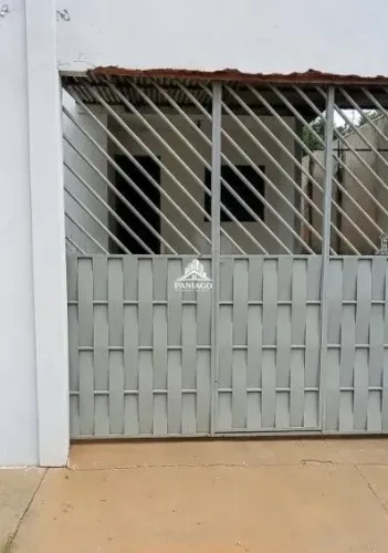 CASA A VENDA COM 2/4 NO BAIRRO CRISTO REI EM VG